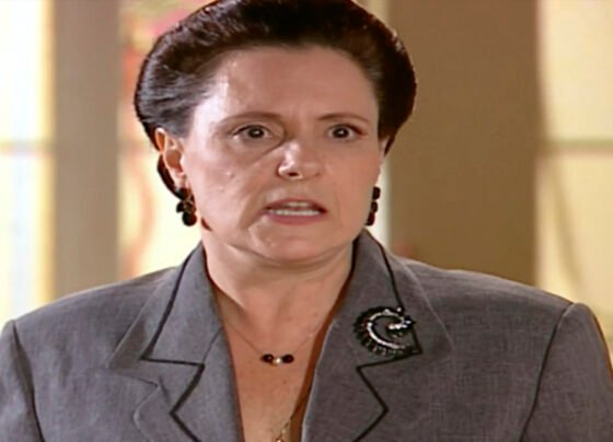 Agnes (Elizabeth Savala) em Alma Gêmea