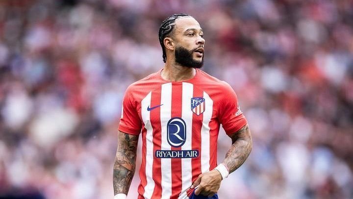 Jornal espanhol questiona Depay no Corinthians: “Destino menor“