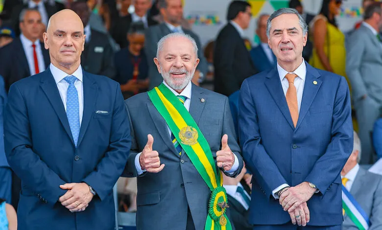 Lula promove churrasco no Alvorada com ministros do STF