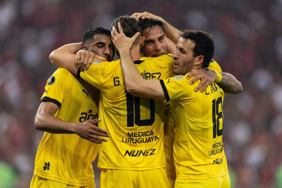 Peñarol provoca Flamengo após eliminação: “Eu tenho, você não“