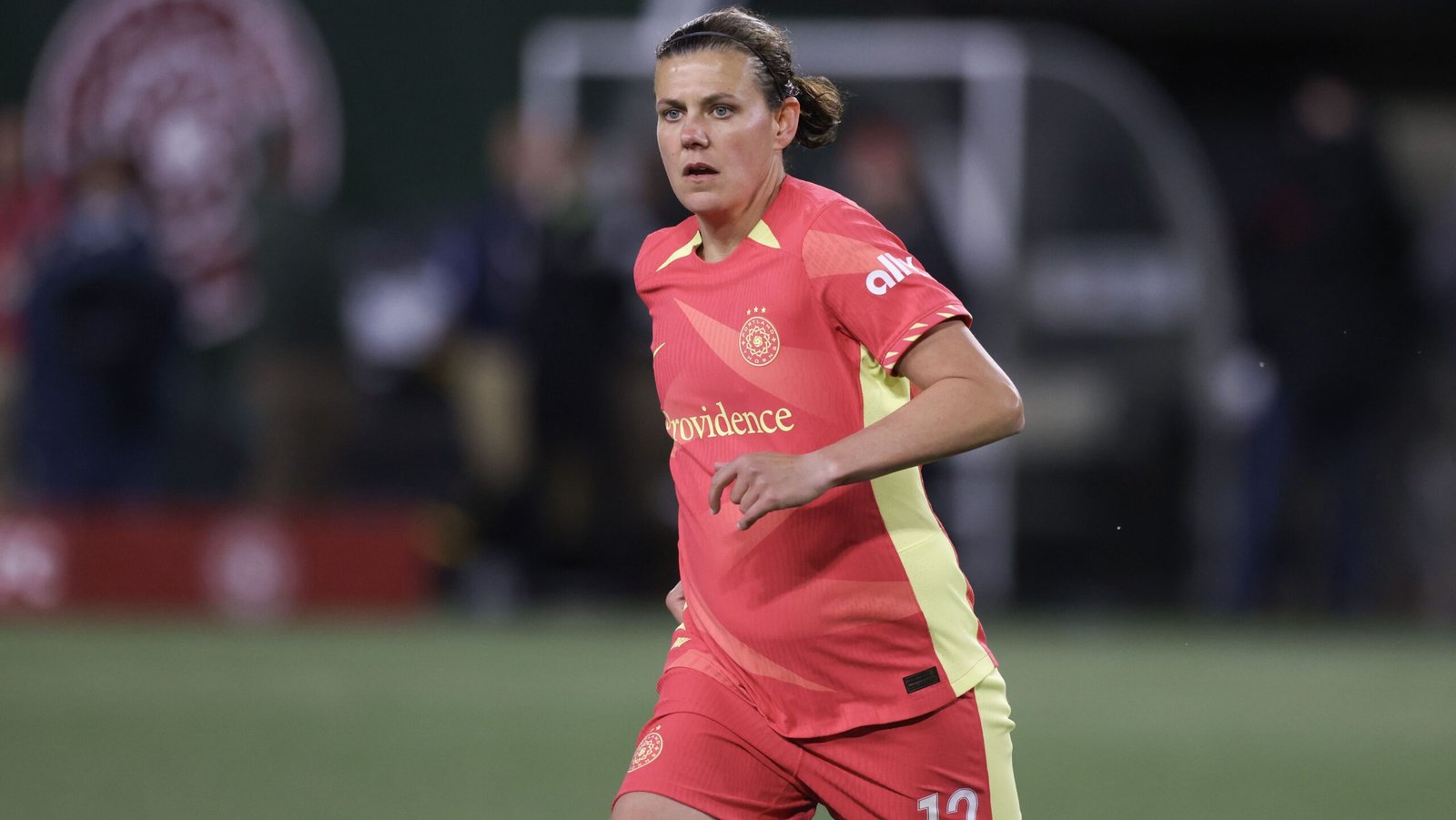 Sinclair, lenda do futebol feminino, anuncia aposentadoria