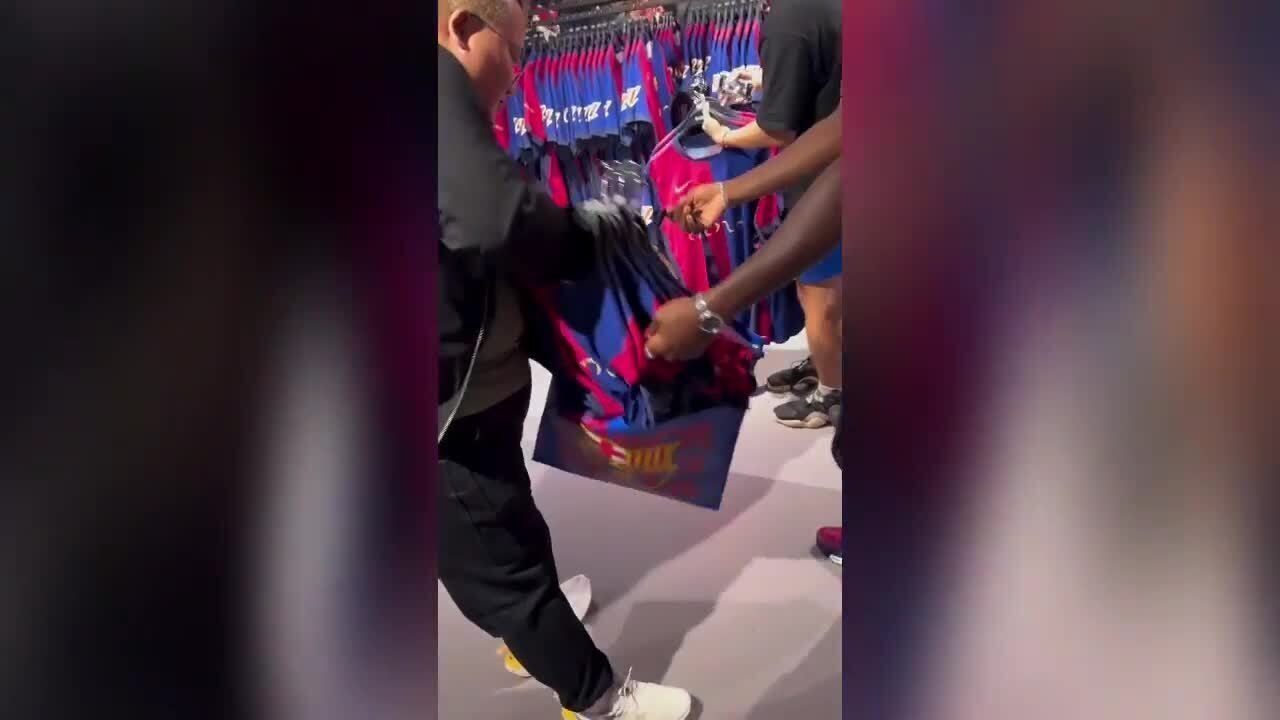 Barcelona e Coldplay: Torcedor gasta R$ 50 mil em novas camisas