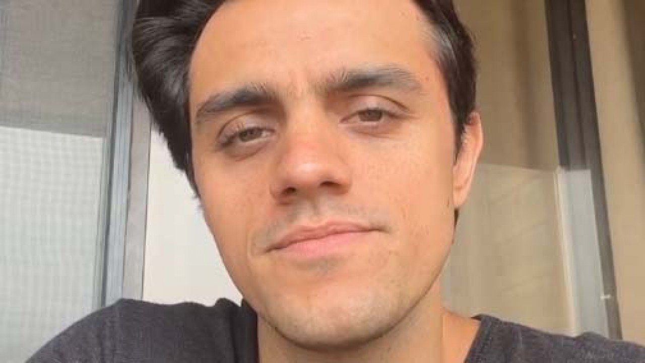 Felipe Simas volta atrás e desiste de fazer novela com a Record