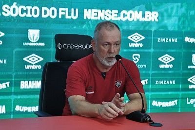 Mano Menezes critica arbitragem após derrota do Fluminense: “Pênaltis mandrakes“