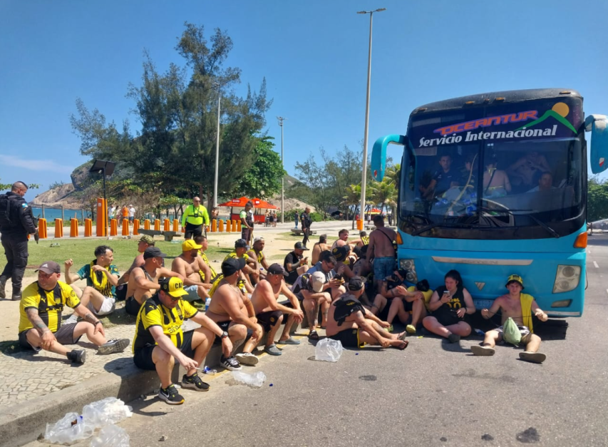 Peñarol assume defesa de torcedores presos no Brasil
