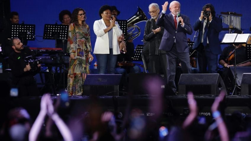 “A gente não deve ofender ninguém”, diz Lula após xingamento de Janja