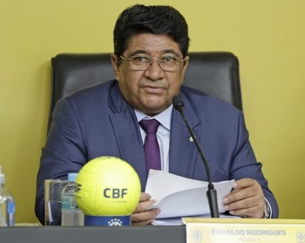 O presidente da CBF, Ednaldo Rodrigues (foto), diz que proposta de parar campeonatos por chuvas no RS será deliberada no fim do mês