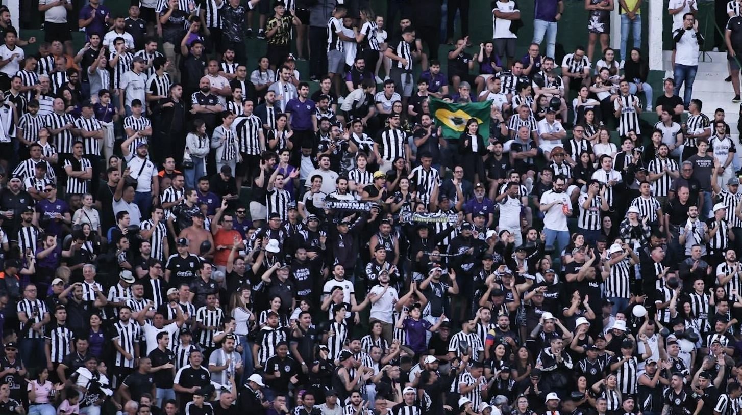 Ceará só empata com o Guarani, mas consegue o retorno à Série A