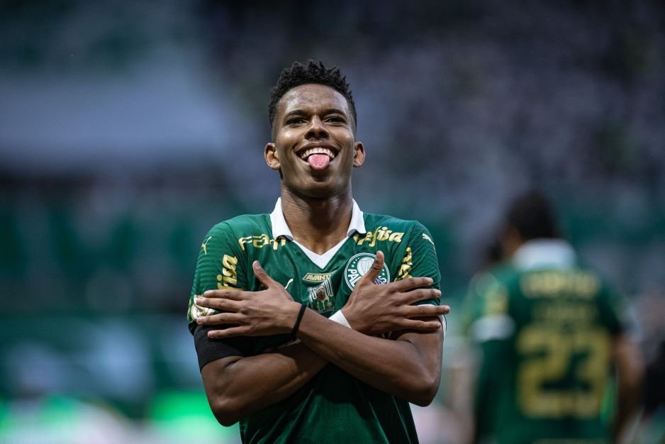 Estêvão, do Palmeiras, supera Pedro e é o artilheiro do Brasileirão