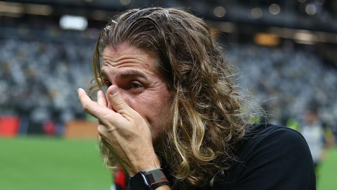 Flamengo: Filipe Luís dedica título às famílias das vítimas do incêndio do Ninho