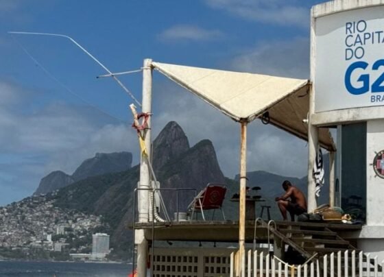 imagem de divulgação do G20 na praia de Ipanema, no Rio de Janeiro