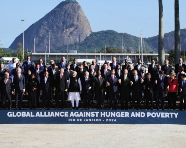 Na imagem acima, os chefes de Estado e líderes de instituições que participam da cúpula do G20, no Rio