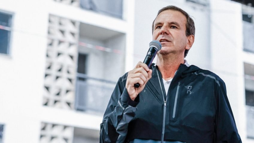 Paes critica demora para normalizar abastecimento de água no Rio