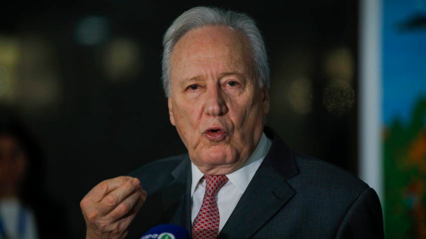 “Polícia não pode combater criminalidade cometendo crimes”, diz Lewandowski