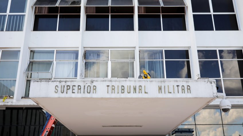 STM reduz penas de militares envolvidos em mortes