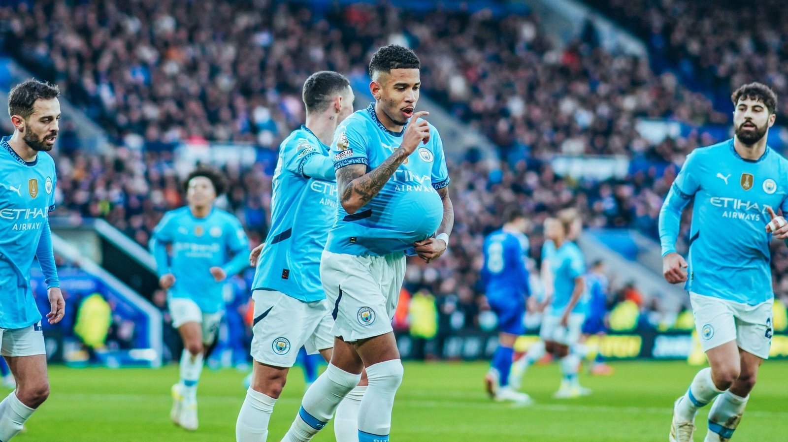 Savinho comemora primeiro gol pelo Manchester City; veja declaração