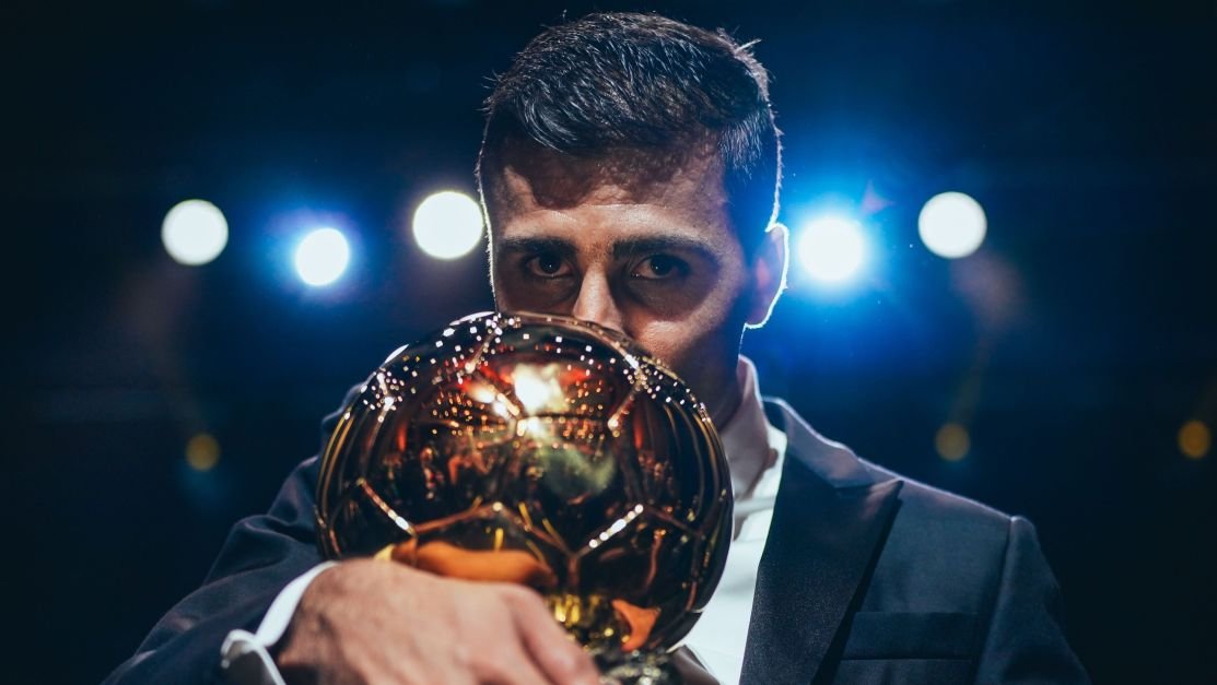 Rodri rebate Cristiano Ronaldo após crítica à Bola de Ouro