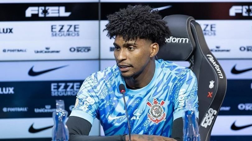 “A bola é horrível”, diz Hugo Souza após vitória do Corinthians