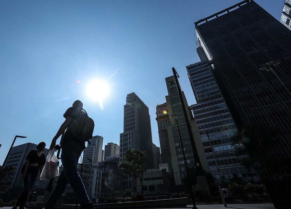 São Paulo e Rio de Janeiro entram em alerta para ‘calor intenso’ e com temperaturas beirando os 40º C