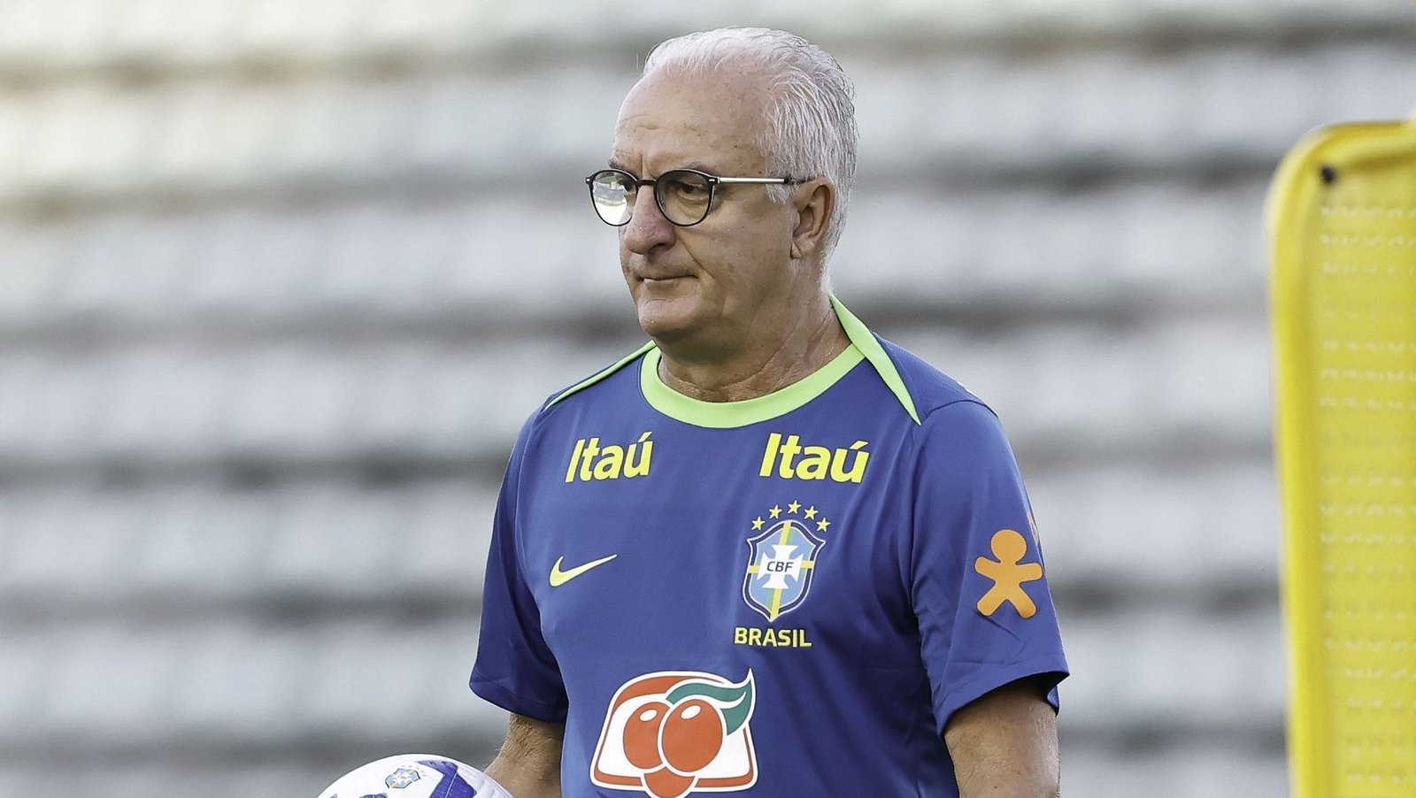 Dorival rebate presidente da Conmebol e pede rigor nas punições: “Infeliz“