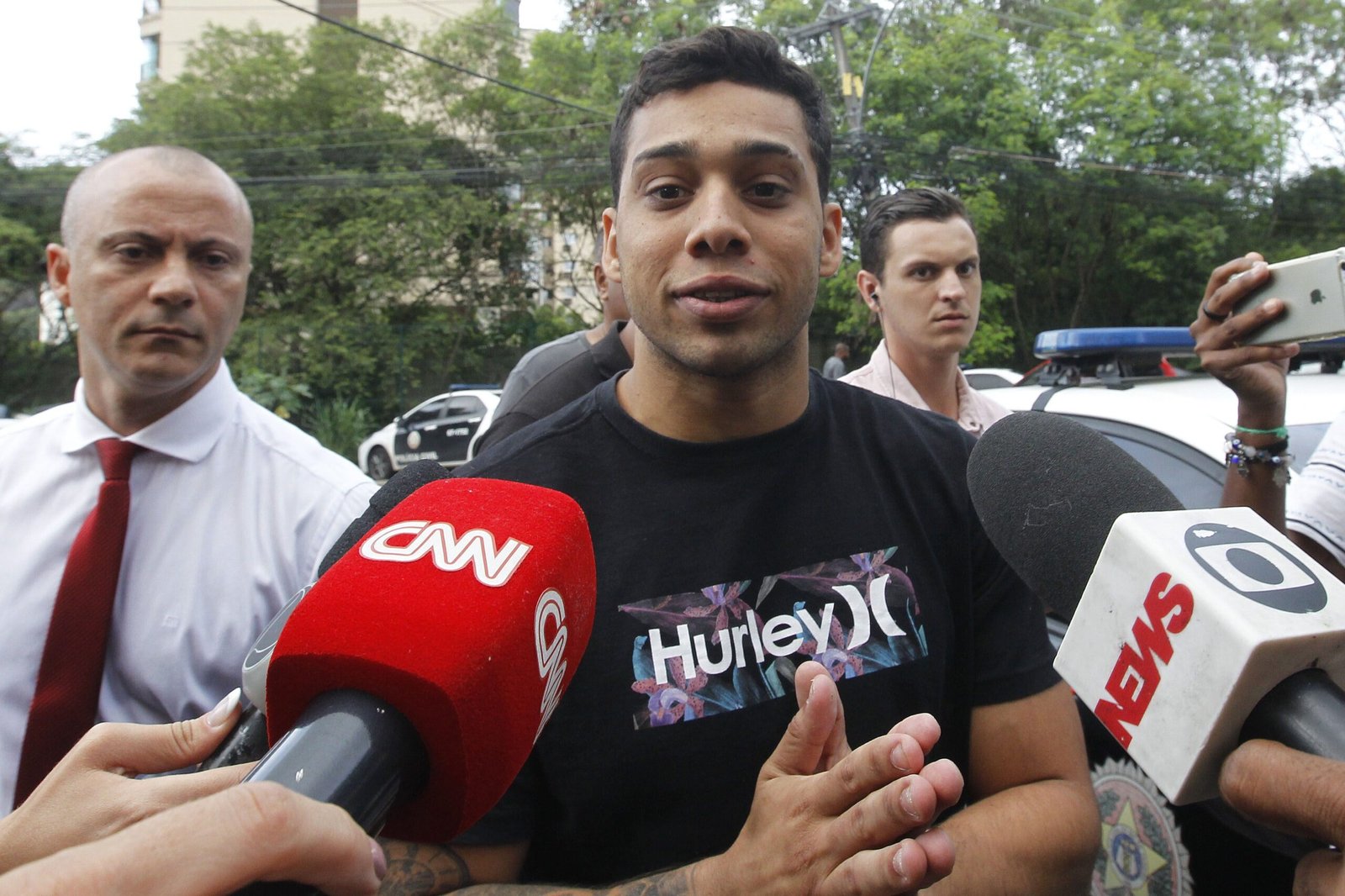 Gabriel Monteiro aparece nas redes sociais após deixar prisão no RJ
