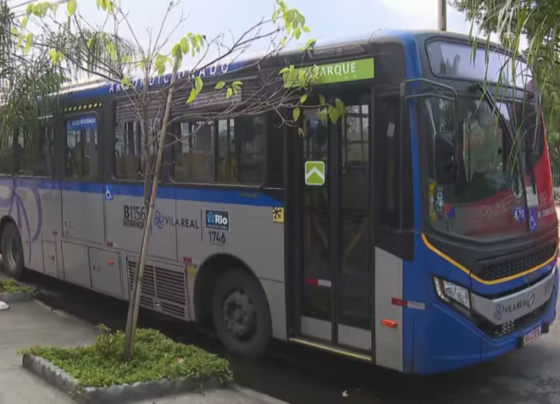 Ônibus da linha 378 (Marechal Hermes x Castelo)