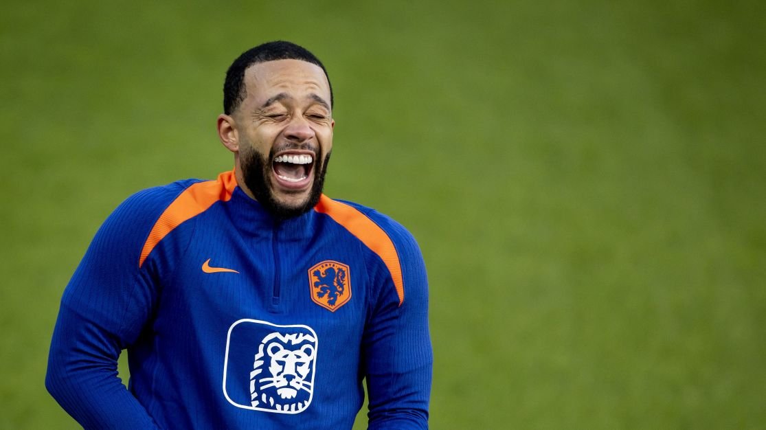 Técnico da Holanda confirma Memphis Depay titular contra a Espanha