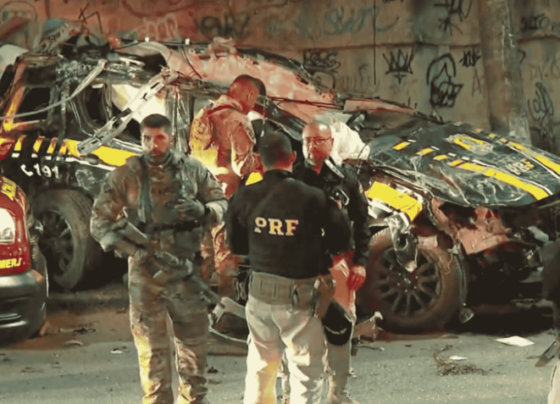 Viatura da PRF batida