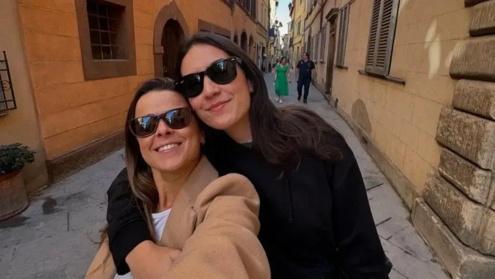 Apresentadora da ESPN pede namorada em casamento