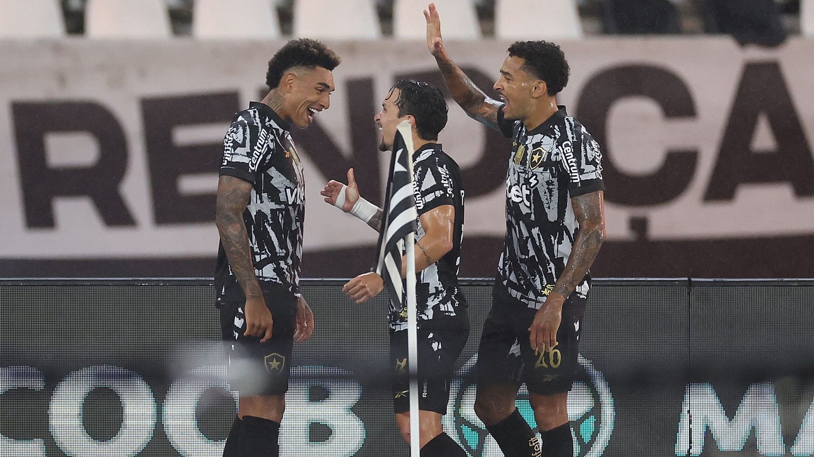 Botafogo domina Juventude e conquista primeira vitória no Brasileirão