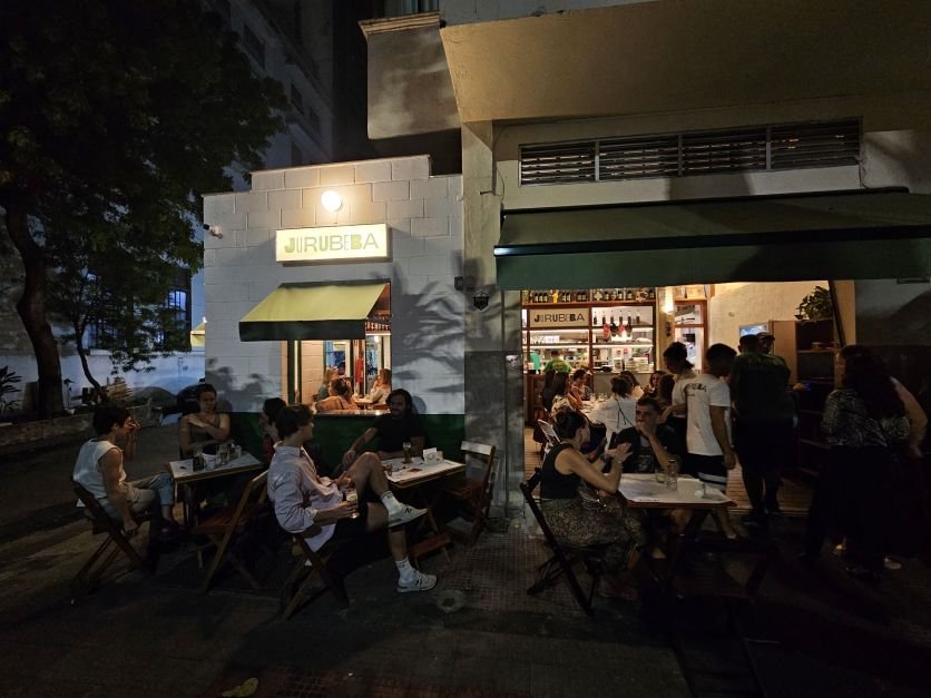 Chef Elia Schramm entra no mundo da botecagem com o bar Jurubeba