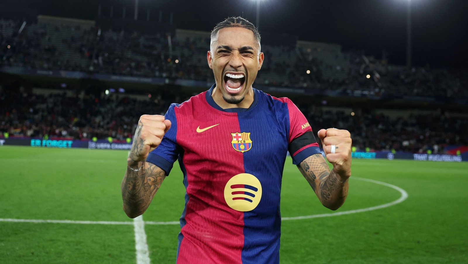 Entenda por que Raphinha brilha no Barcelona e “some“ na Seleção