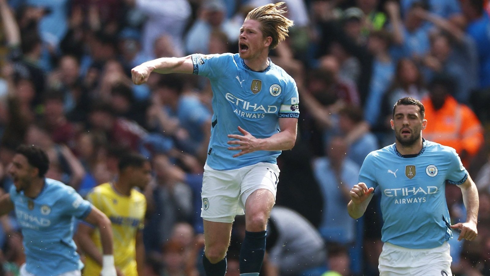 Manchester City vira contra o Crystal Palace e goleia na Premier League
