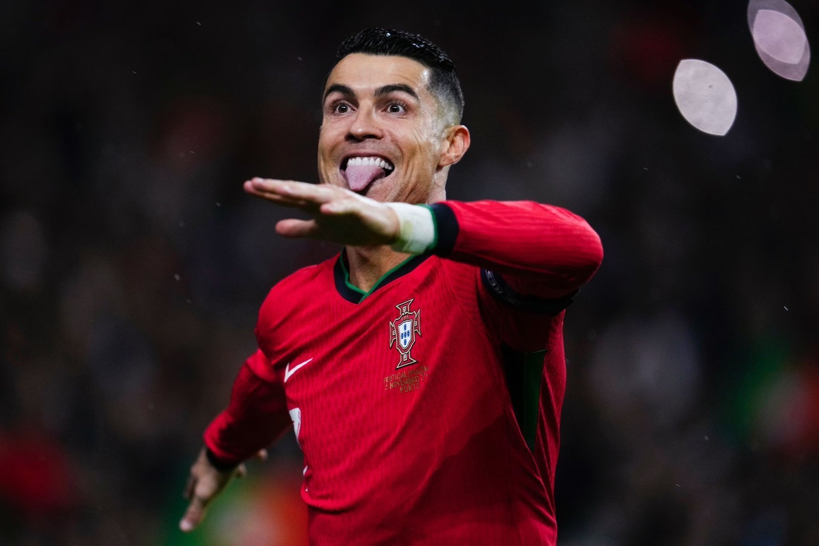 Maracanã aceita, e Cristiano Ronaldo terá os pés eternizados na Calçada da Fama