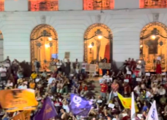 Eles protestaram contra a cassação de Glauber Braga