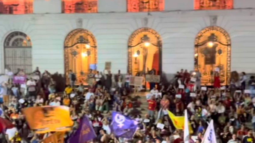 Políticos do Psol protestam no Rio contra cassação de Glauber Braga