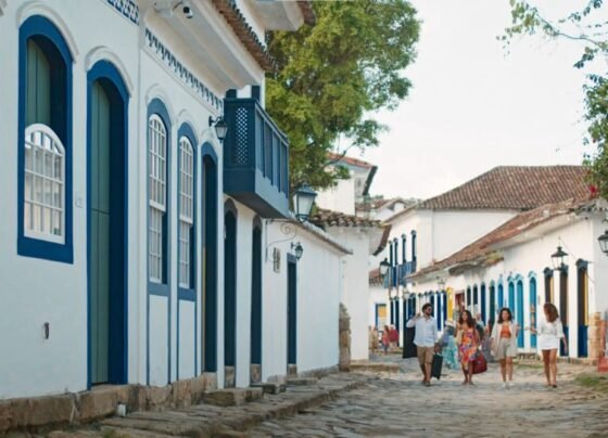 Elenco de "Vale Tudo" viajou a Paraty para as gravações da novela
