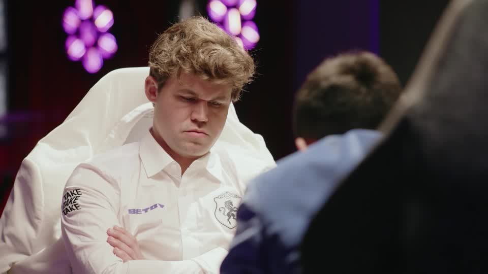 Xadrez: Magnus Carlsen conquista única vitória em quartas de torneio