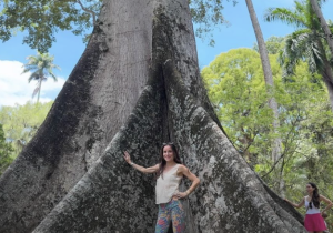 Filha de Joe Biden visita Jardim Botânico do Rio de