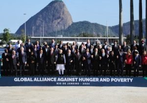 Na imagem acima, os chefes de Estado e líderes de instituições que participam da cúpula do G20, no Rio