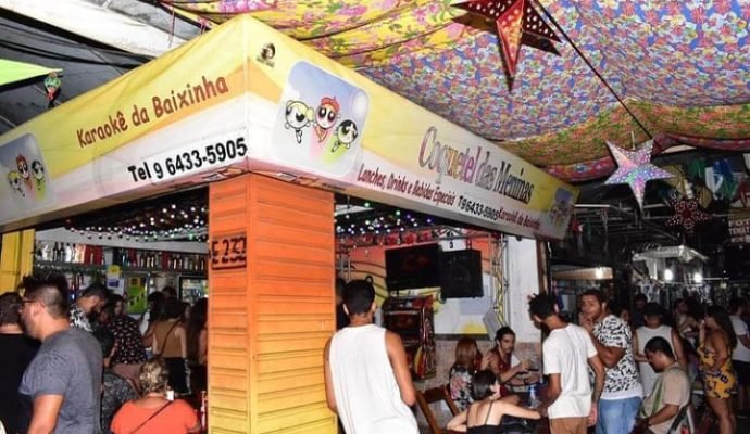 Público se diverte em festival de karaokê da Feira de